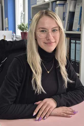 Laura Brenkmann, Sachbearbeitung