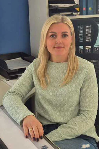 Julia Meng, Buchhaltung